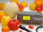 AMAMIR TD-2000C 非破壞性水果光學(xué)糖度計(jì) (Optical Taster) 測定方式:反射式近紅光分析法(NIR) 測定范圍:5~30 BRIX%(糖度);測定時(shí)間:約3 秒

