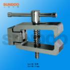 SJJ-08實驗夾具 ,適用范圍：各種線纜、玻璃、皮革、各種電器元件等材料的拉力、破壞力、插撥力的測試。 最大負(fù)荷：500N
 
