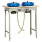 PG-2型金相試樣拋光機(jī)可供雙人同時操作，拋光盤直徑與傳遞功率均大于國內(nèi)同類產(chǎn)品，能適合更多種材料的拋光要求，是試樣拋光的理想設(shè)備。拋光盤直徑：雙盤220mm.轉(zhuǎn)速：900r/min，1400r/min（定制）.電動機(jī)：YS7116 0.2kW 380V/220V 50Hz z