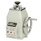 XQ-1型金相試樣鑲嵌機是對微小或不規(guī)則形狀和不易手拿的試樣，用熱固性塑料先進行鑲嵌成形，也是磨拋工作必不可少的前道工序。本機系機械式鑲嵌機，加熱溫度由數(shù)字溫度儀控制，試樣壓制規(guī)格：Φ22、Φ30、Φ45×15mm.加熱器規(guī)格：650W 220V 50Hz