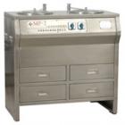 MP-2型雙盤三速金相試樣磨拋機,機架整體和集污盤、罩、蓋等均采用不銹鋼板制成， 磨盤直徑：250mm.砂紙直徑：230mm.拋盤直徑：220mm.轉(zhuǎn)速：700/900/1400r/min.電動機：AO280-4/6/8，0.2kW，380V,50Hz
   