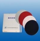 拋光織物  各種金相試樣及儀器、儀表等零件的精密拋光。精拋后光潔度可達△8-△12。材質：絲絨、平絨、呢料、帆布、植絨、呢絨、絲綢、羊毛氈.規(guī)格及包裝：φ230-300mm（無壓敏膠）、φ200mm（背帶壓敏膠）