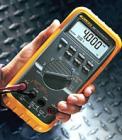 Fluke 787 過程多用表 精密的 1000V, 440 mA 數(shù)字多用表,將數(shù)字多用表和回路校準器二合一的工具,LCD 顯示屏；4,000 字,輸出直流電流/回路校準器,20 mA 電流輸出/模擬, 0.1% 直流電壓準確度  0.05% 直流電流準確度