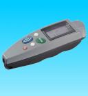 概況：

測(cè)頭主機(jī)一體，結(jié)構(gòu)緊湊，單手操作；最新研制的測(cè)頭頂部由非常耐磨的硬制材料制成，保證長(zhǎng)期使用而不損壞。標(biāo)準(zhǔn)箔及標(biāo)準(zhǔn)板可安全地存放在內(nèi)置儲(chǔ)存?zhèn)}內(nèi)。

儀器隨測(cè)頭型號(hào)的不同有三種類(lèi)型：

F型測(cè)頭采用磁感應(yīng)原理，在鋼鐵基材上測(cè)量。

N型測(cè)頭采用電渦流原理，在有色金屬基材測(cè)量。

FN兩用型測(cè)頭可在所有金屬基材上測(cè)量。

儀器符合DIN、ISO、BS、ASTM標(biāo)準(zhǔn)。
