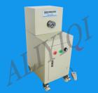 儀器特點(diǎn)： 
? 儀器穩(wěn)定性好，移動(dòng)方便，適合室內(nèi)任意地方測(cè)試使用。
? 電動(dòng)加載，無(wú)級(jí)調(diào)速，齒輪傳動(dòng)平穩(wěn)，結(jié)構(gòu)緊湊，操作簡(jiǎn)單穩(wěn)定。
? 儀器標(biāo)準(zhǔn)配置的三爪卡盤，可實(shí)現(xiàn)0～80mm被測(cè)物的方便、快速、準(zhǔn)確裝夾。 
? 外型尺寸： 長(zhǎng)×寬×高：400mm×520mm×1040mm。
? 工作空間： 長(zhǎng)×寬：400mm×120mm。 ? 額定負(fù)荷：50N.m。