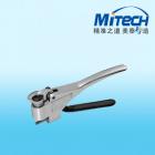 產(chǎn)品簡(jiǎn)介 
一種可現(xiàn)場(chǎng)快速測(cè)試鋁合金硬度的儀器。使用方便，一卡即可，硬度值直接讀出，效率高，可靠性好。
      用于快速檢測(cè)鋁合金型材、管材、板材、鋁工件及其他軟金屬的硬度。特別適于在生產(chǎn)現(xiàn)場(chǎng)、銷售現(xiàn)場(chǎng)或施工現(xiàn)場(chǎng)對(duì)成批產(chǎn)品進(jìn)行快速、非破壞性的逐件合格檢查。
      本韋氏硬度計(jì)是檢驗(yàn)鋁合金型材力學(xué)性能的首選儀器，符合中國(guó)有色標(biāo)準(zhǔn)YS/T420-2004和美國(guó)標(biāo)準(zhǔn)ASTM B647-84（2000）。
      韋氏硬度計(jì)還可用于測(cè)試紫銅、黃銅、軟鋼等。
