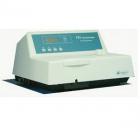 熒光分析法具有高靈敏度、高選擇性特點(diǎn)，是痕量分析領(lǐng)域重要方法。F93熒光分光光度計(jì)光源使用高亮長壽LED，信噪比、穩(wěn)定性高，熒光值超寬動(dòng)態(tài)范圍，用戶可使用或選擇更改出廠配置365nm波長激發(fā)濾光片。適用于生物體試料的臨床分析、天然藥物分析、藥品質(zhì)控及藥物代謝研究、生物體內(nèi)微量物質(zhì)測定、大氣污染食品污染及環(huán)境衛(wèi)生檢測、用吸光光度法無法測定的痕量組分分析。 

