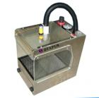 歐特普OTAPUR OT6093除塵箱工作原理： 將物體（電路板，手機(jī)殼等）送入工作區(qū)，在光電開關(guān)的感應(yīng)下，高壓氣流將離子發(fā)生裝置所產(chǎn)生的大量正負(fù)離子迅速吹向物體表面，中和物體表面所積累的靜電電荷，同時(shí)，高速氣流將靜電吸收的塵粒吹除，并通過洞板落下其下方的負(fù)壓集塵區(qū)中，將被清潔的物體取出放入專用的物料盤中即可，定時(shí)用吸塵器吸走塵粒。