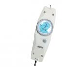 本機臺安裝于試驗機上使用，測試值穩(wěn)定，再現(xiàn)精度高，使品質(zhì)更有保障。 
不論N的單位或Kgf單位均可在1支推拉力計上做到，一舉兩得。